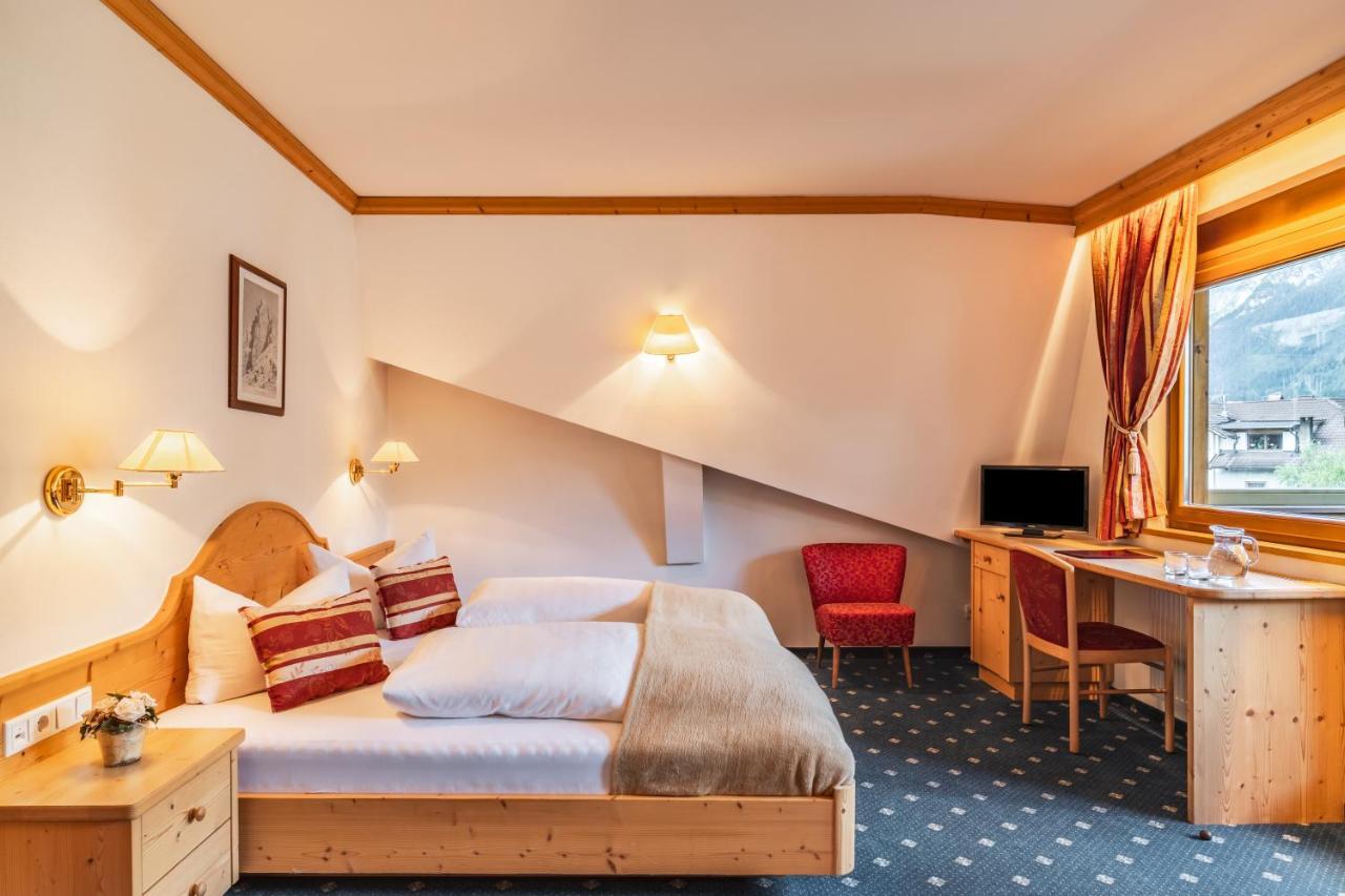 Hotel Erna Gossensass Exteriör bild