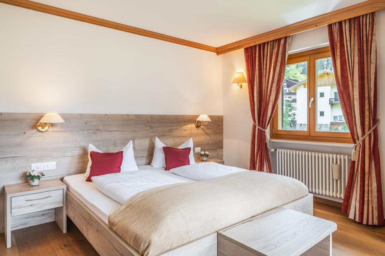 Hotel Erna Gossensass Exteriör bild